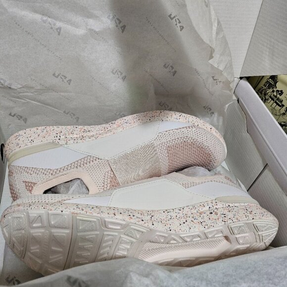 NEW APL Pink Salmon Techloom Bliss Running Shoes Men 9.5 Sea Salt - Picture 4 of 6